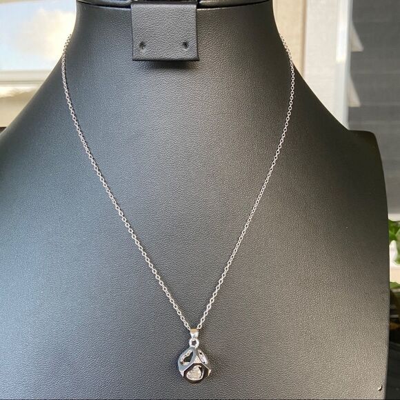 Heart Cube Floating Crystal Necklace Made w/ Swarovski Crystal - Picture 5 of 8